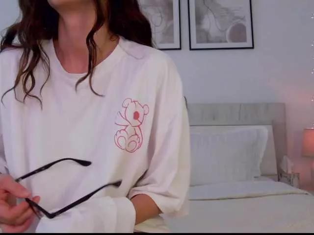 LilyRoselyn from BongaCams