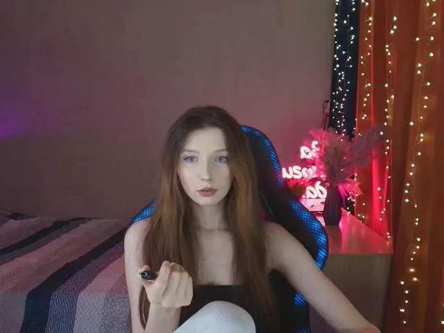 Discover our girls online shows and discover the company of countless livestreamers, with stunning shapes, sex toys and more.
