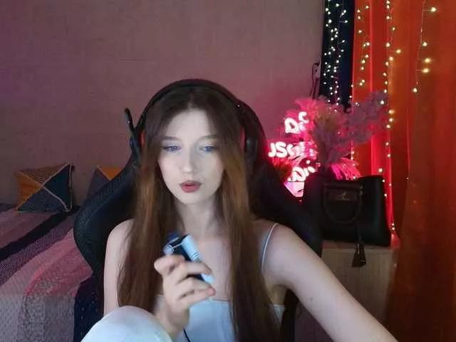 Discover our girls online shows and discover the company of countless livestreamers, with stunning shapes, sex toys and more.