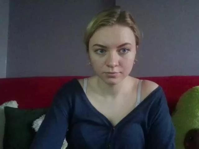 Discover our girls online shows and discover the company of countless livestreamers, with stunning shapes, sex toys and more.