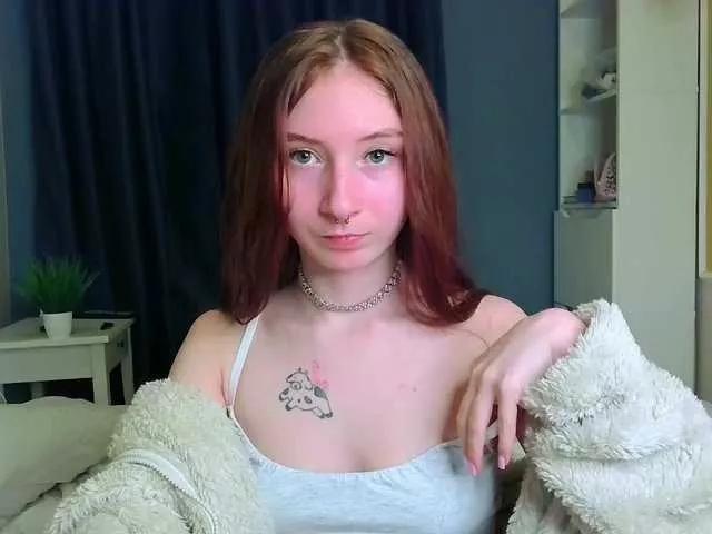 Discover our girls online shows and discover the company of countless livestreamers, with stunning shapes, sex toys and more.