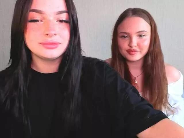 Discover our girls online shows and discover the company of countless livestreamers, with stunning shapes, sex toys and more.