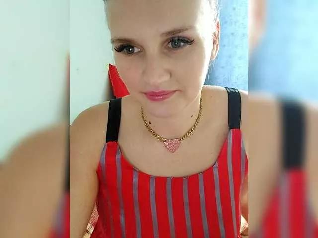 Discover our girls online shows and discover the company of countless livestreamers, with stunning shapes, sex toys and more.