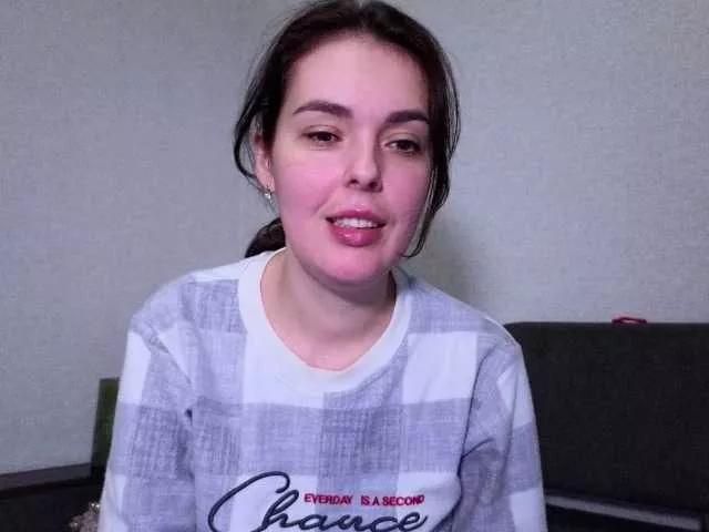 Discover our girls online shows and discover the company of countless livestreamers, with stunning shapes, sex toys and more.