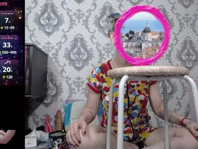 Discover our girls online shows and discover the company of countless livestreamers, with stunning shapes, sex toys and more.