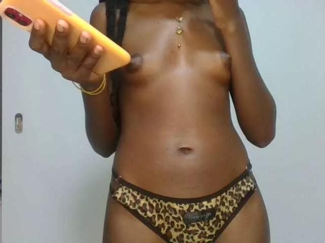 Littlekiki from BongaCams is Freechat