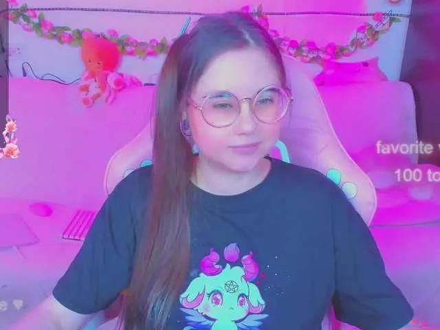 LittleKitsune from BongaCams