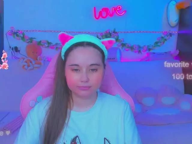 LittleKitsune from BongaCams