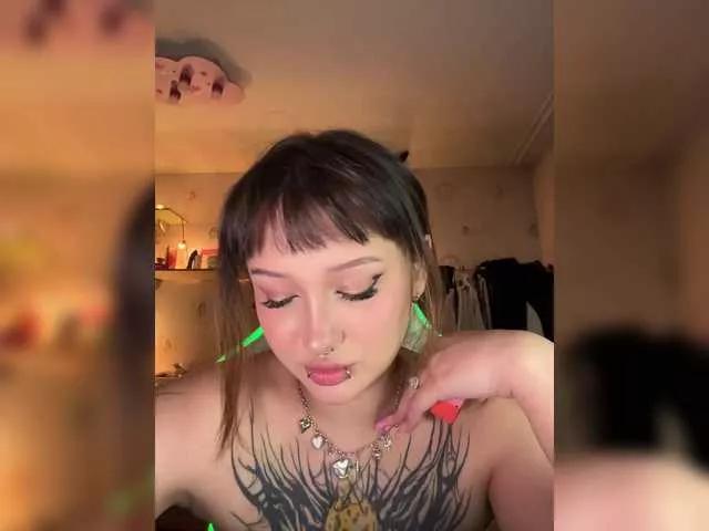 littlewetgirl from BongaCams is Freechat