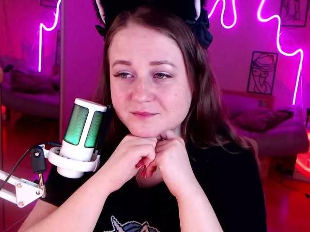 LizzyShine from BongaCams