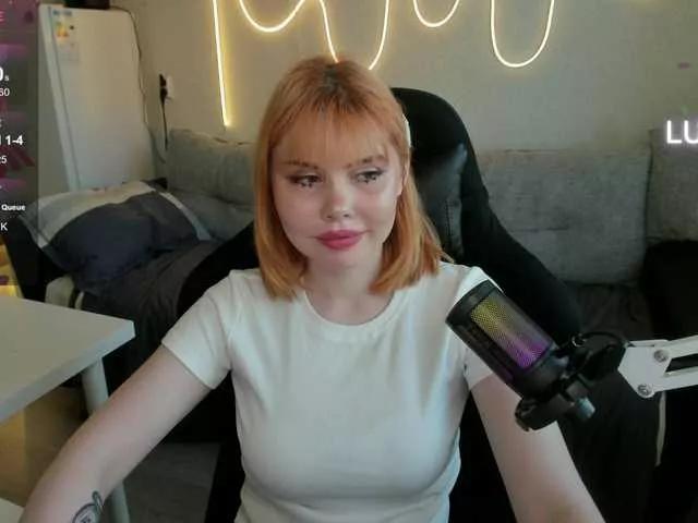 Discover our girls online shows and discover the company of countless livestreamers, with stunning shapes, sex toys and more.