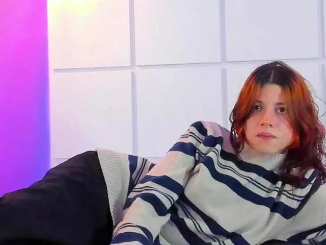 LolaMustaine from BongaCams