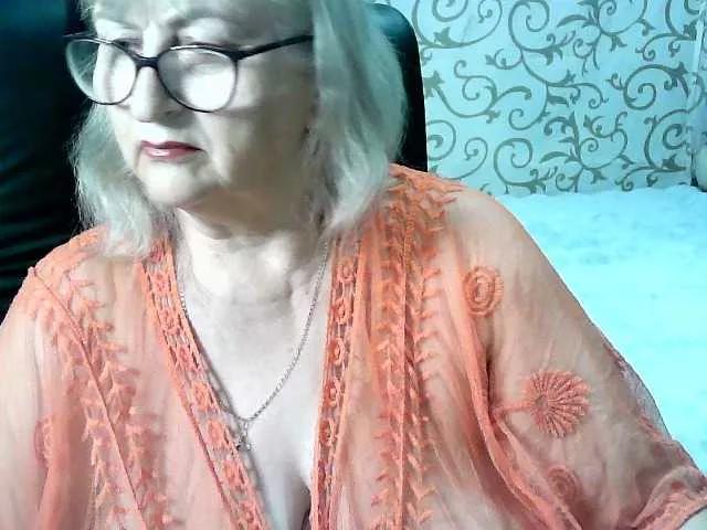 LolkaAlyss from BongaCams