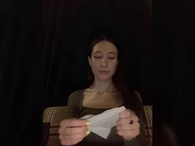 Discover our girls online shows and discover the company of countless livestreamers, with stunning shapes, sex toys and more.