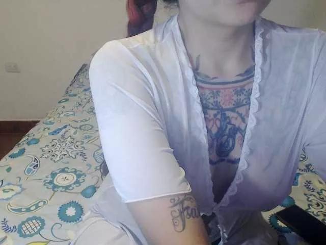 Discover our girls online shows and discover the company of countless livestreamers, with stunning shapes, sex toys and more.