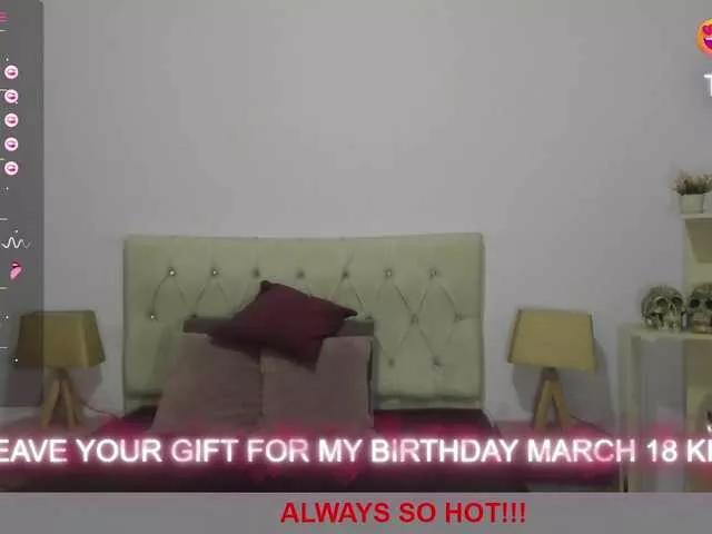 Discover our girls online shows and discover the company of countless livestreamers, with stunning shapes, sex toys and more.