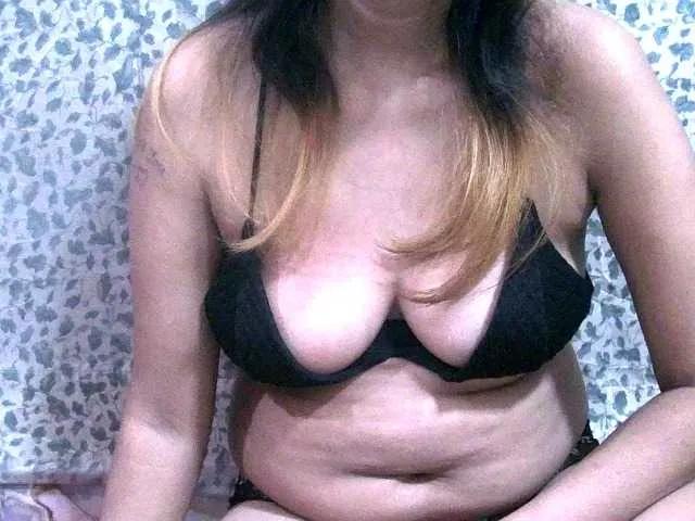 Lutricia webcams show profile image 