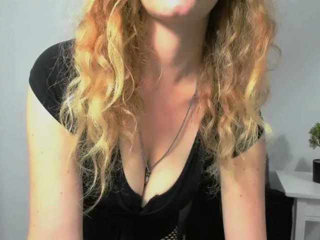 LyraAngelic from BongaCams is Freechat
