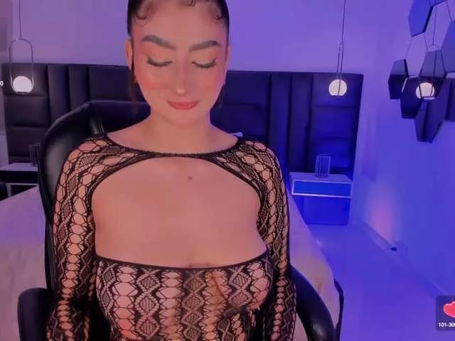 MaddisonLowe from BongaCams