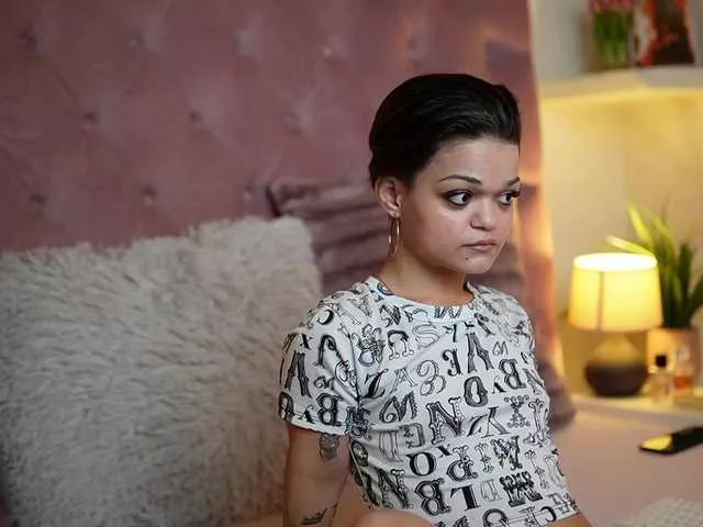MaiaMini from BongaCams