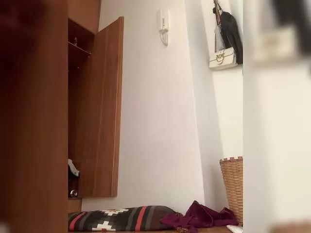 Marakuya16 from BongaCams