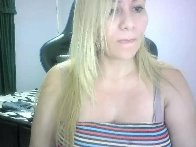 Mariana0x from BongaCams is Freechat