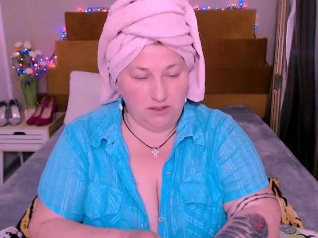 Marryaxx from BongaCams