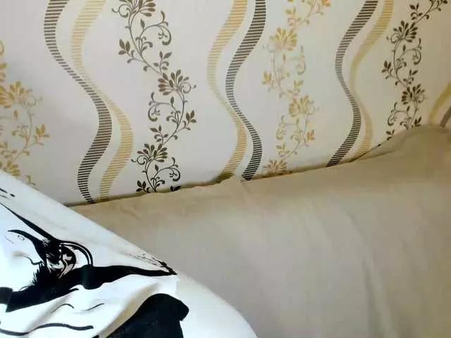 MelMooon from BongaCams