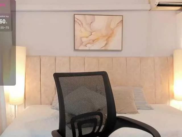 Miaa1 webcams show profile image 