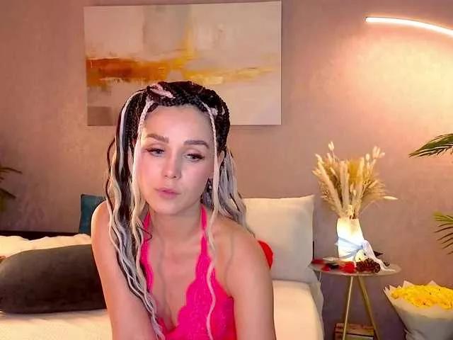 MiamiMur from BongaCams