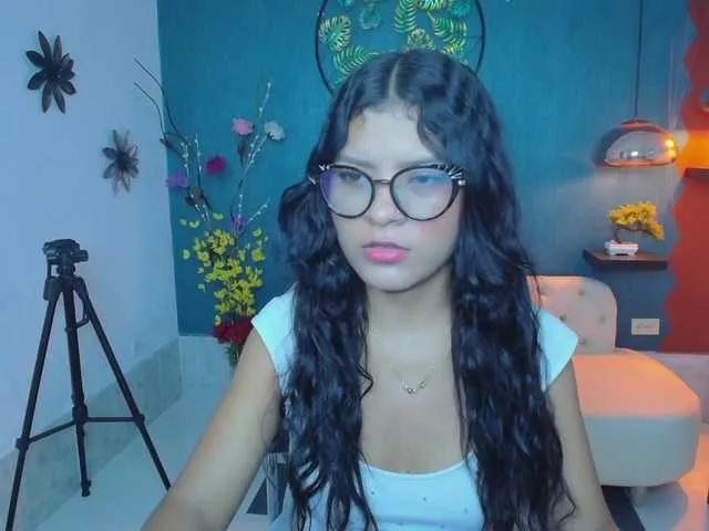 Miaynocolucci webcams show profile image 