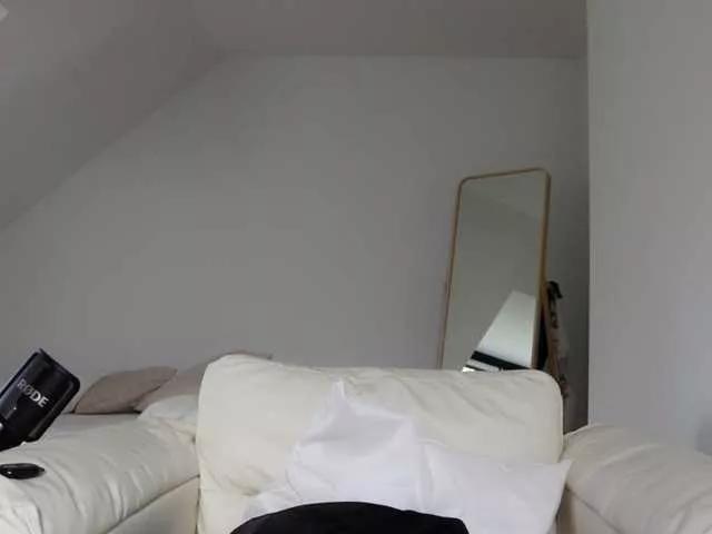 miiiawallaceoff from BongaCams