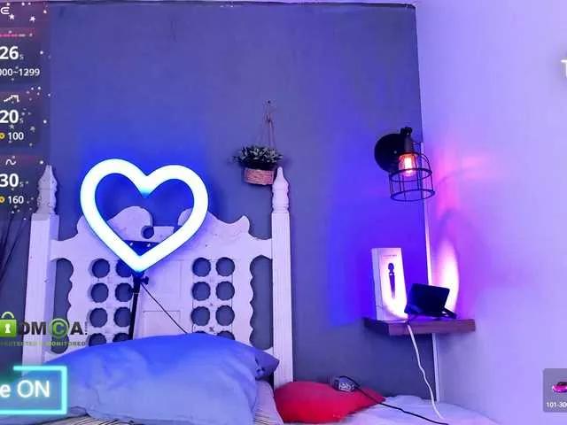 Discover our girls online shows and discover the company of countless livestreamers, with stunning shapes, sex toys and more.