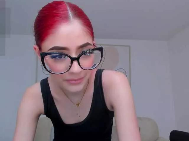 Discover our girls online shows and discover the company of countless livestreamers, with stunning shapes, sex toys and more.