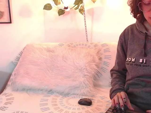 Milie-yue from BongaCams