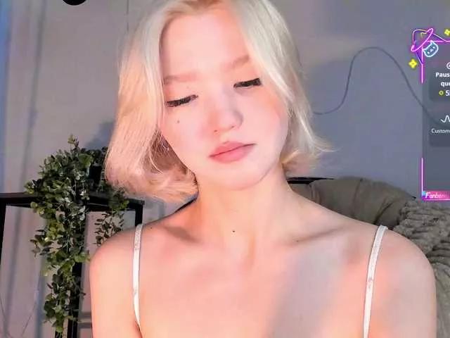 milli-sunrise from BongaCams