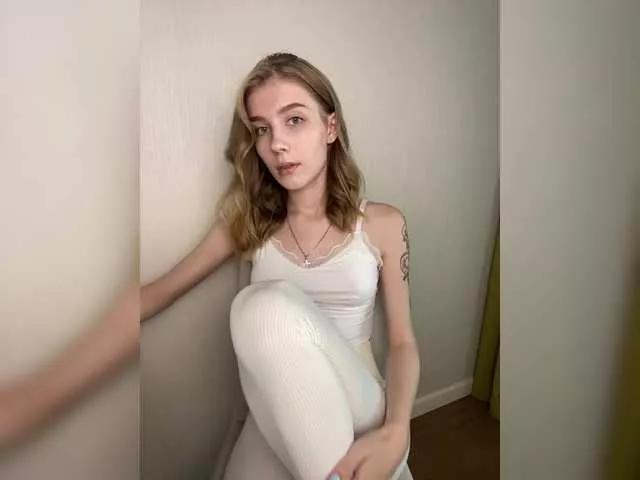 Miss-Lolli from BongaCams