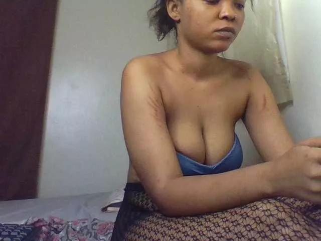 Miss-riri from BongaCams