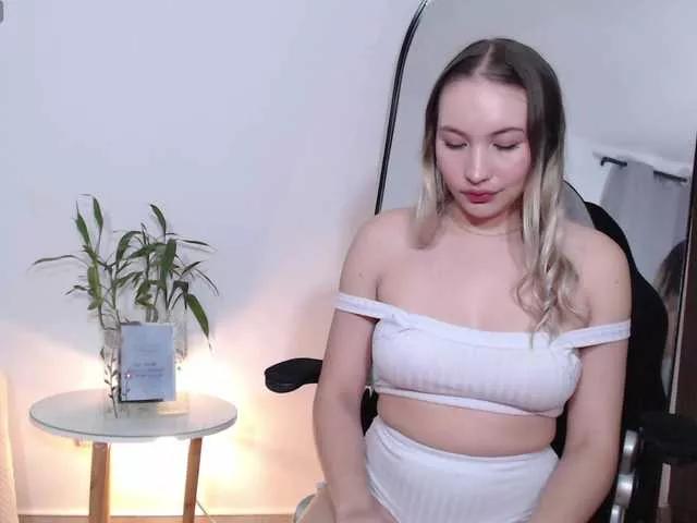 Missblair12 from BongaCams