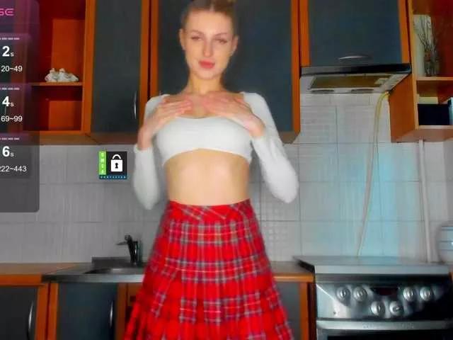 Discover our girls online shows and discover the company of countless livestreamers, with stunning shapes, sex toys and more.