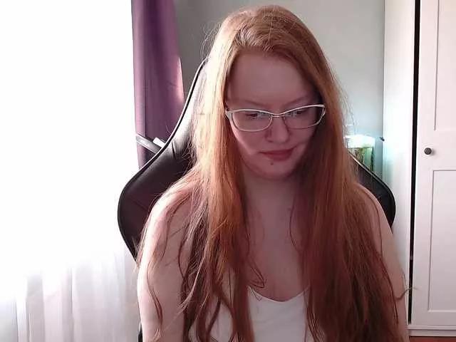 Discover our girls online shows and discover the company of countless livestreamers, with stunning shapes, sex toys and more.