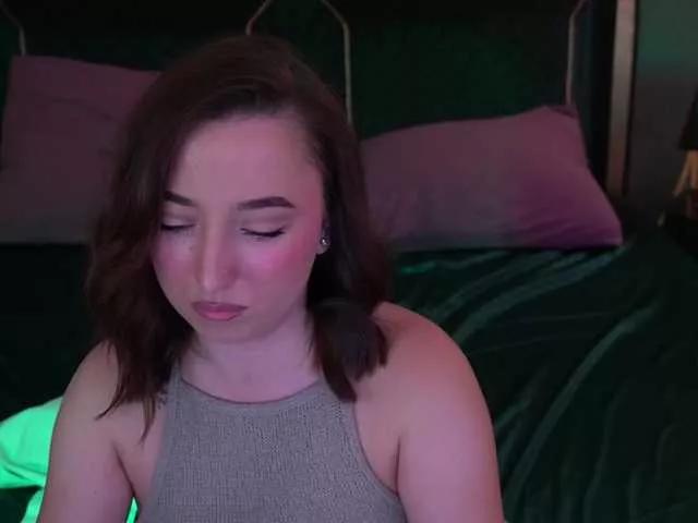 MiuMiow from BongaCams