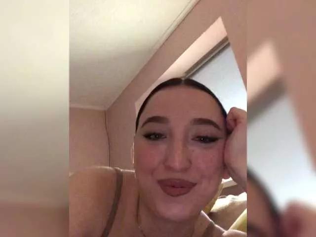 MiuMiow from BongaCams