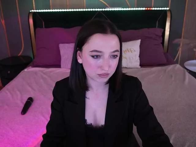 MiuMiow from BongaCams