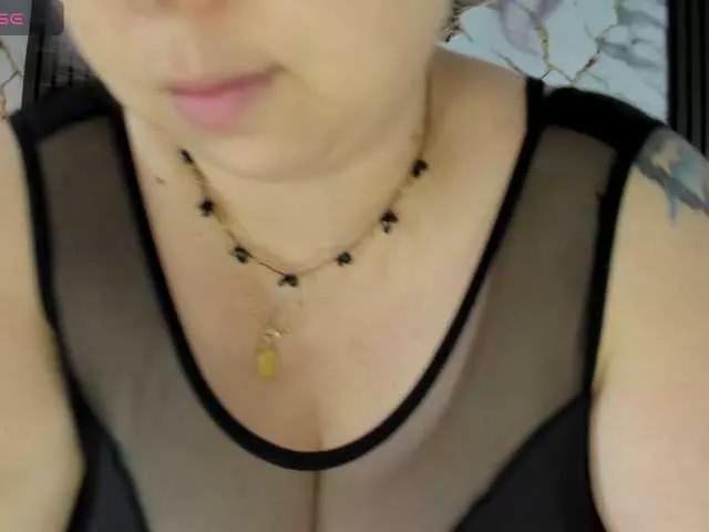 mollieblue69 from BongaCams