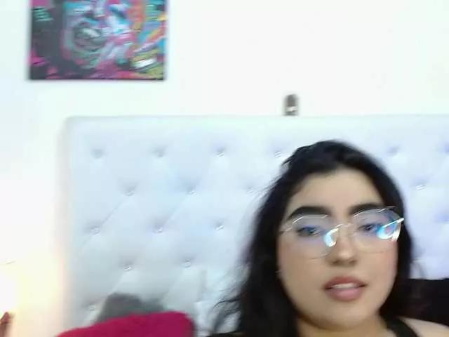 mollycurvyhot from BongaCams
