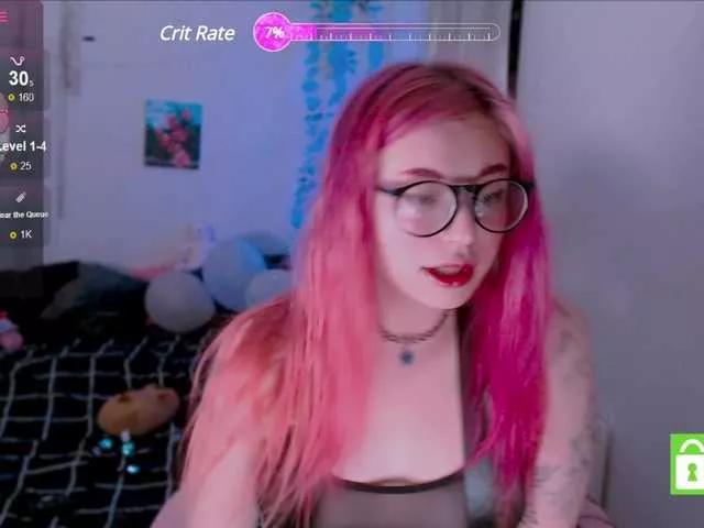 Discover our girls online shows and discover the company of countless livestreamers, with stunning shapes, sex toys and more.