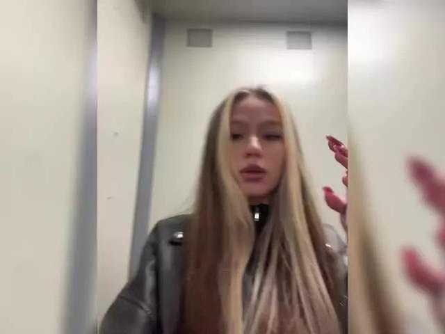 MyyyFacts webcams show profile image 
