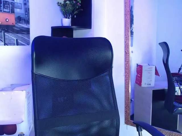 NanyPrety from BongaCams