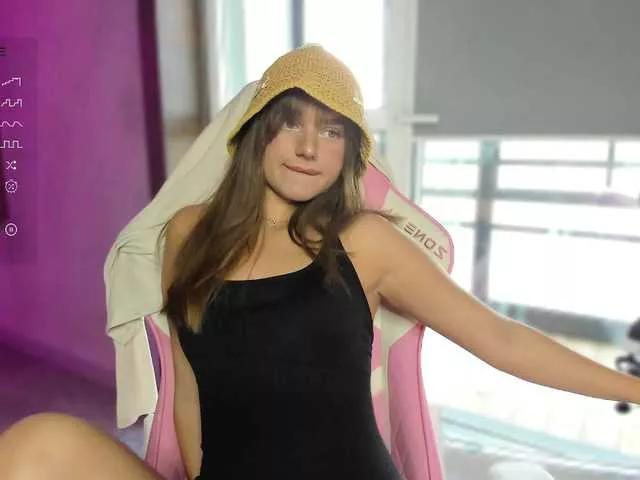 Naomimif webcams show profile image 